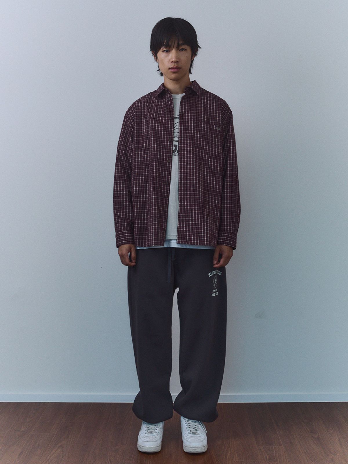 기준 맨(KIJUN MEN) Crest Jogger Pants Charcoal