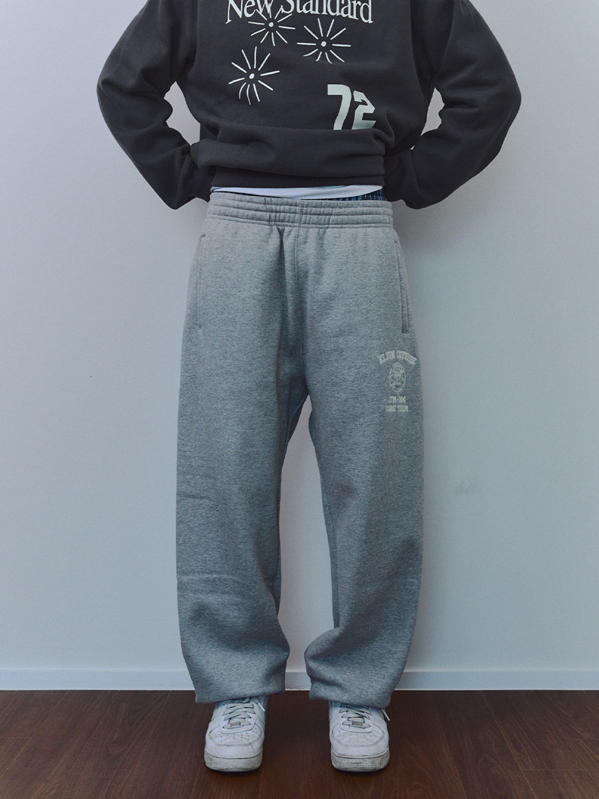 기준 맨(KIJUN MEN) Crest Jogger Pants Melange Grey