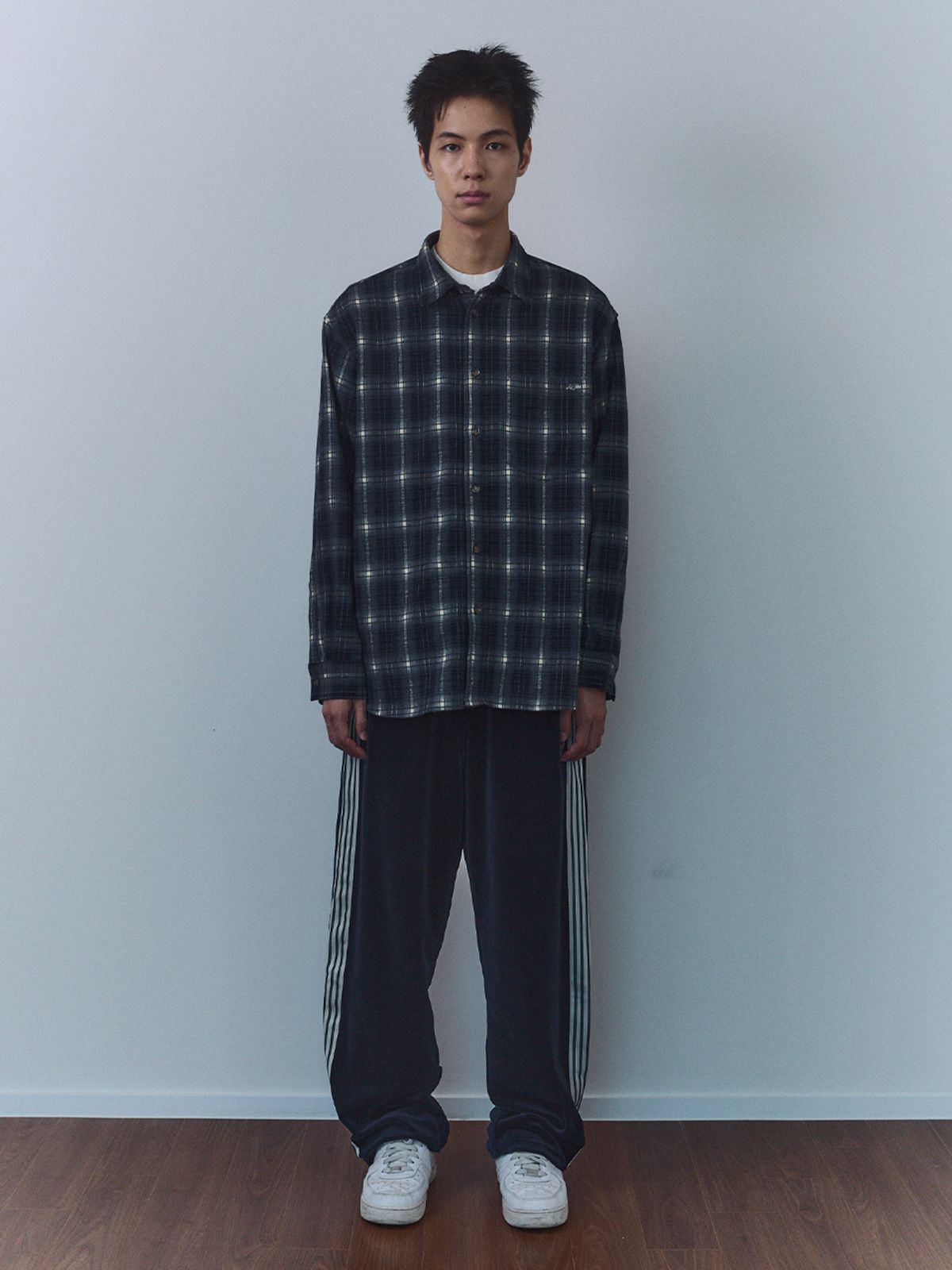 기준 맨(KIJUN MEN) Velure Track Pants Navy