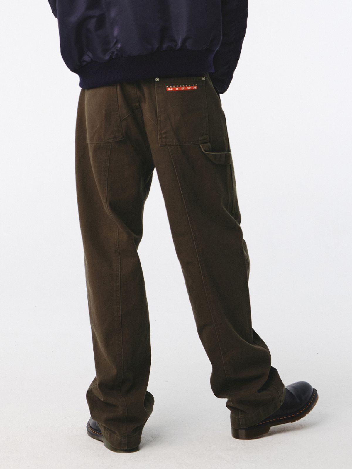 기준 맨(KIJUN MEN) Logo Patch Work Pants Dark Brown