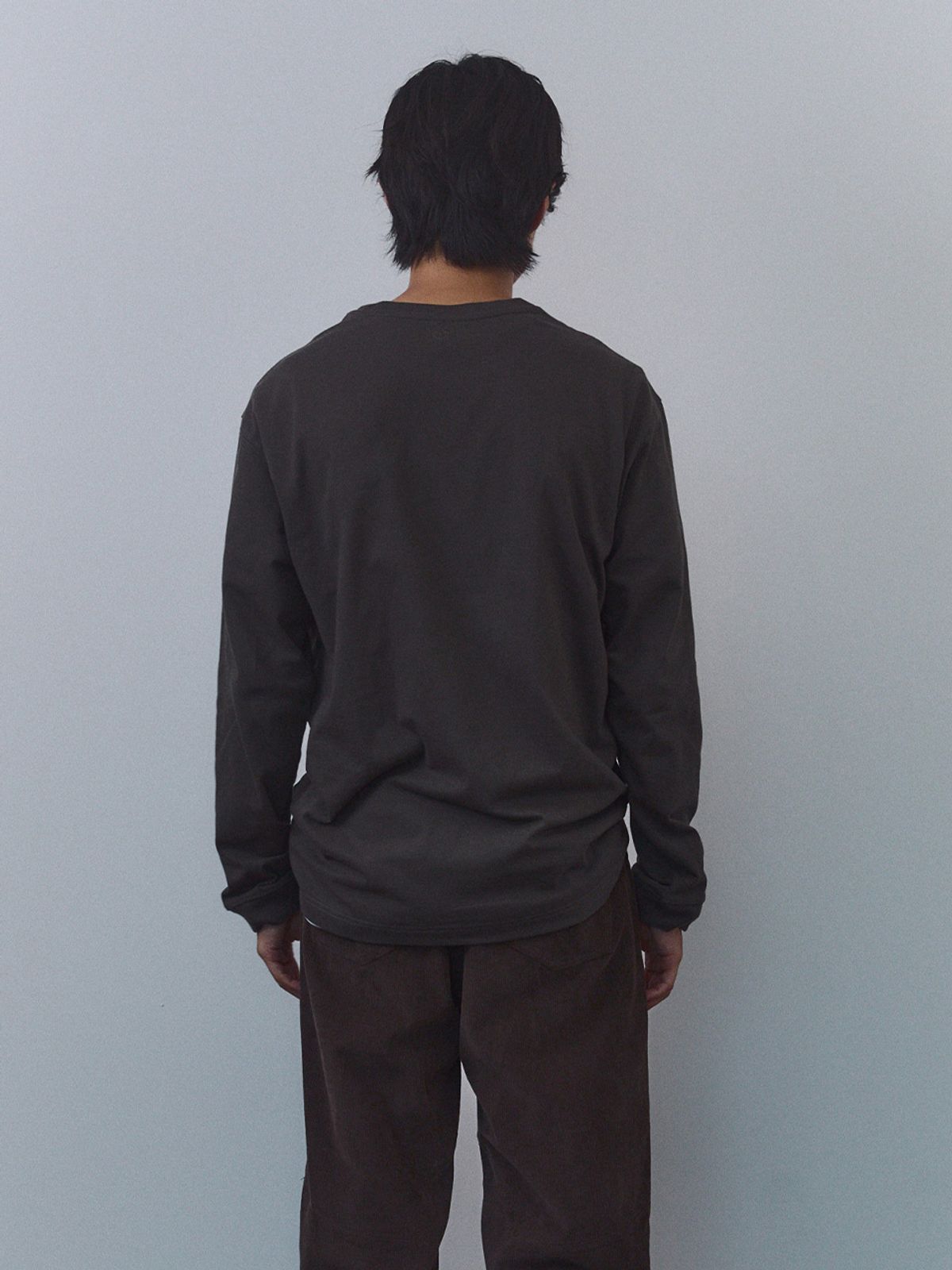 기준 맨(KIJUN MEN) COTERIE Long Sleeve T-Shirt Charcoal