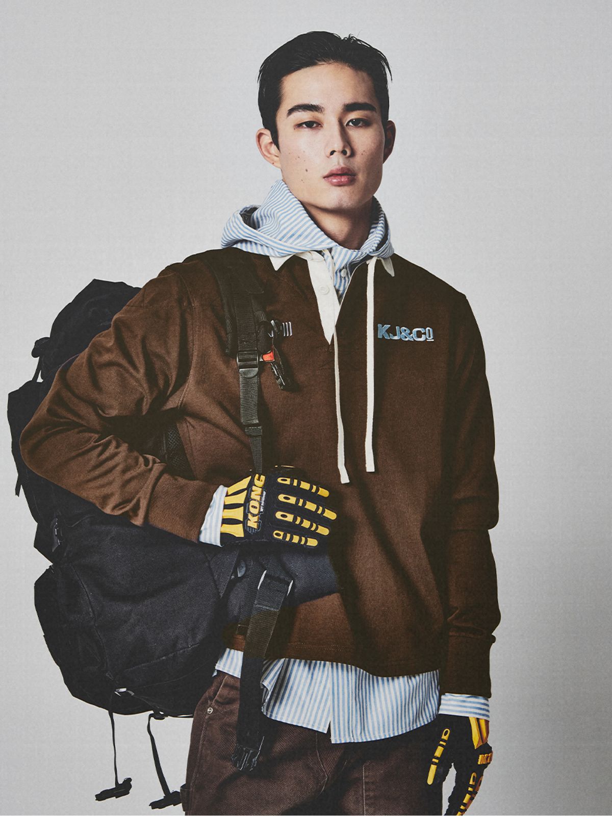 기준 맨(KIJUN MEN) KJ Embroidered Rugby Shirt Dark Brown
