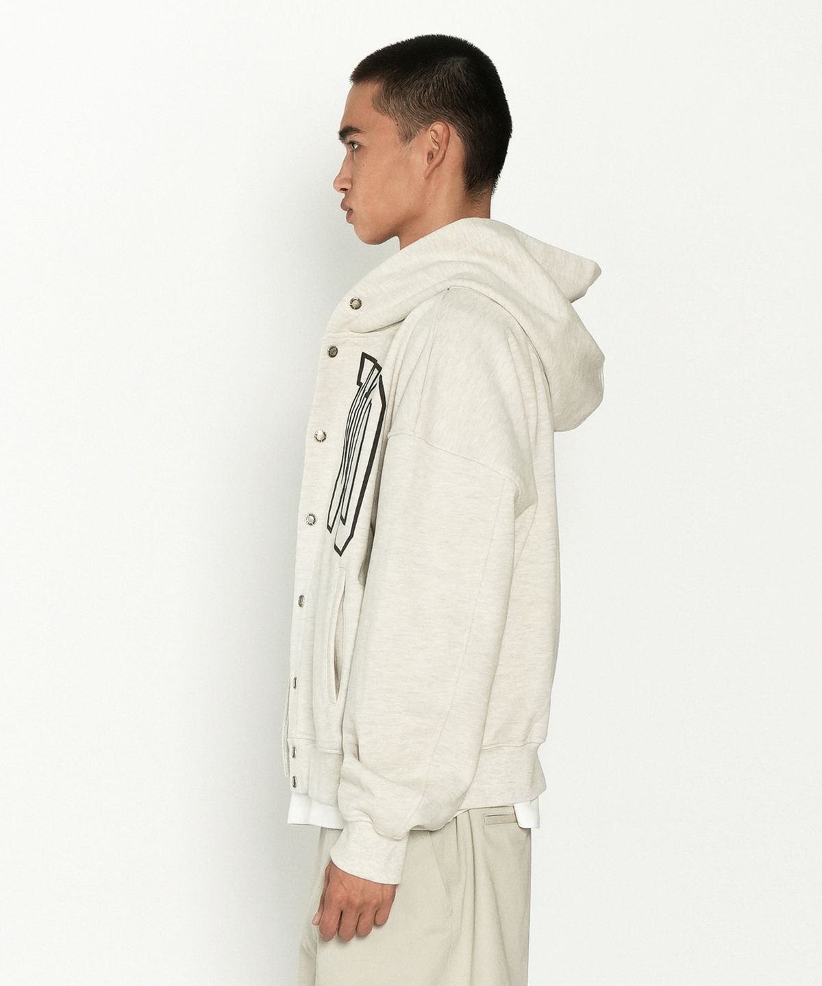 구보(GUVO) Logo Snap Hoodie, Oatmeal