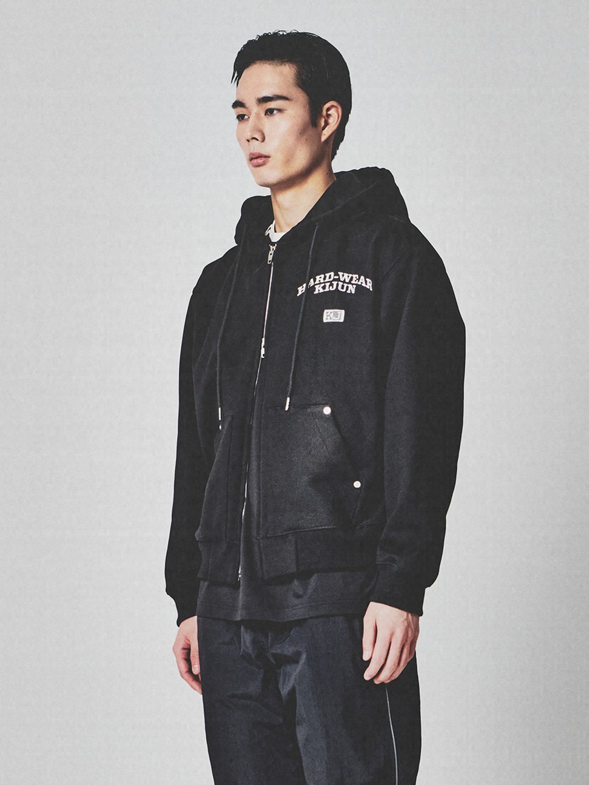 기준 맨(KIJUN MEN) Rivet Zip-Up Hoodie Black