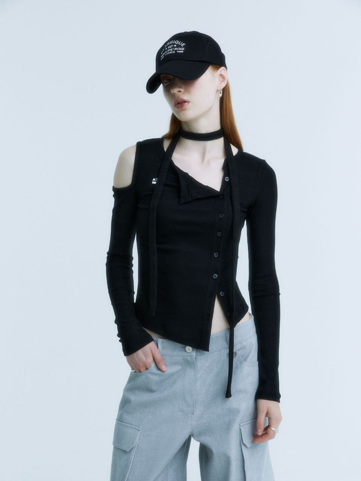 뮤제(MUSEE) VIENNE Unbalanced Cut-Out Detail Knitted Cardigan_Black