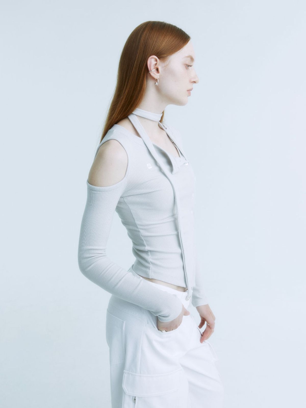 뮤제(MUSEE) VIENNE Unbalanced Cut-Out Detail Knitted Cardigan_Gray