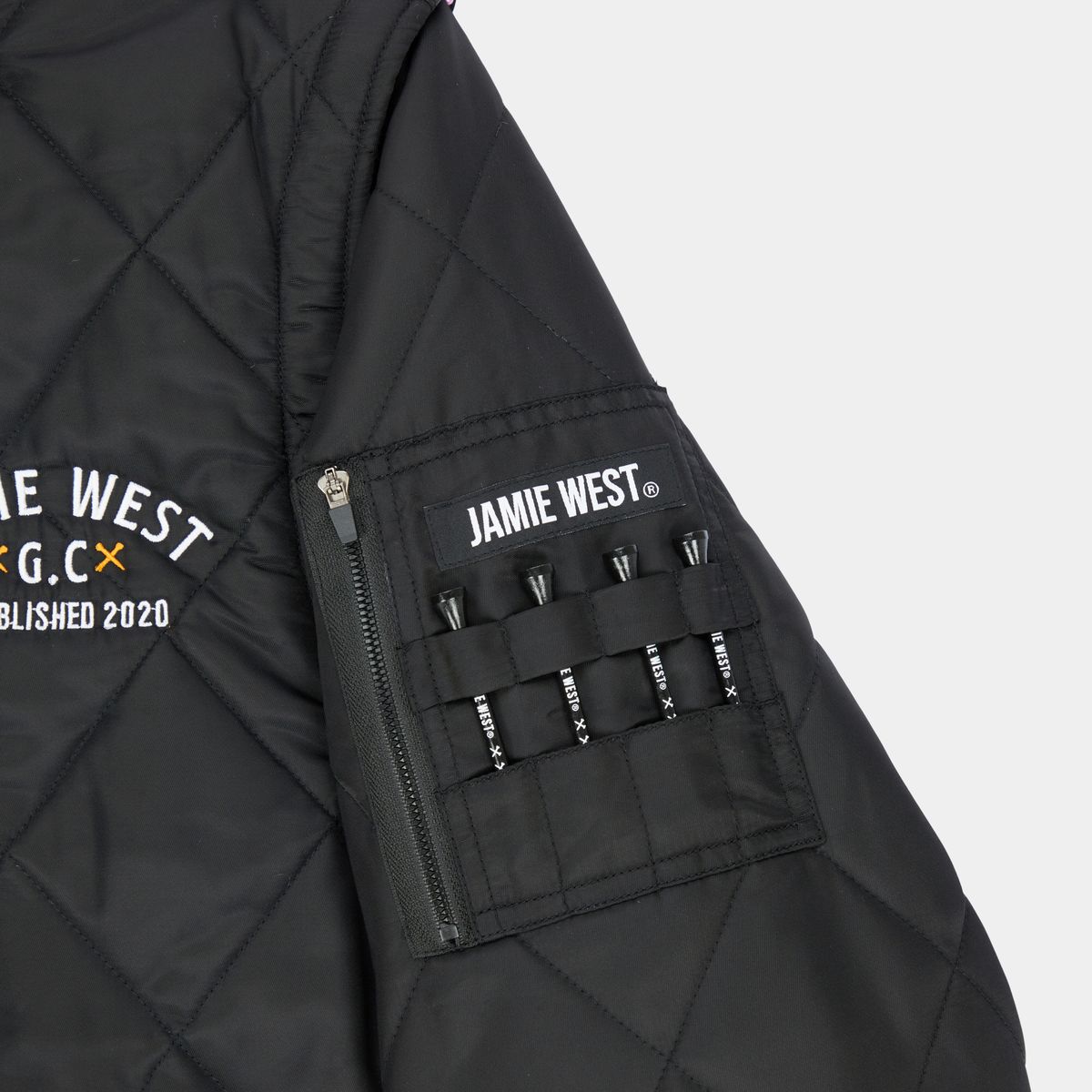제이미웨스트(JAMIE WEST) 레터링 퀼팅 디테쳐블 점퍼 (블랙)