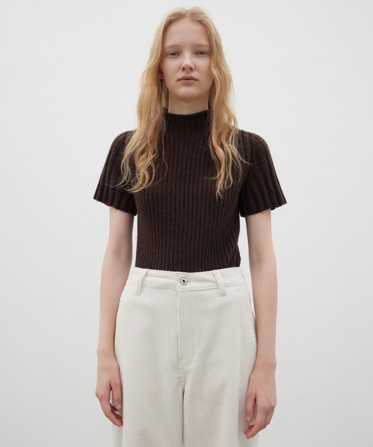 르바(LEVAR) Fine Wool Half-neck Knit - Choco Brown