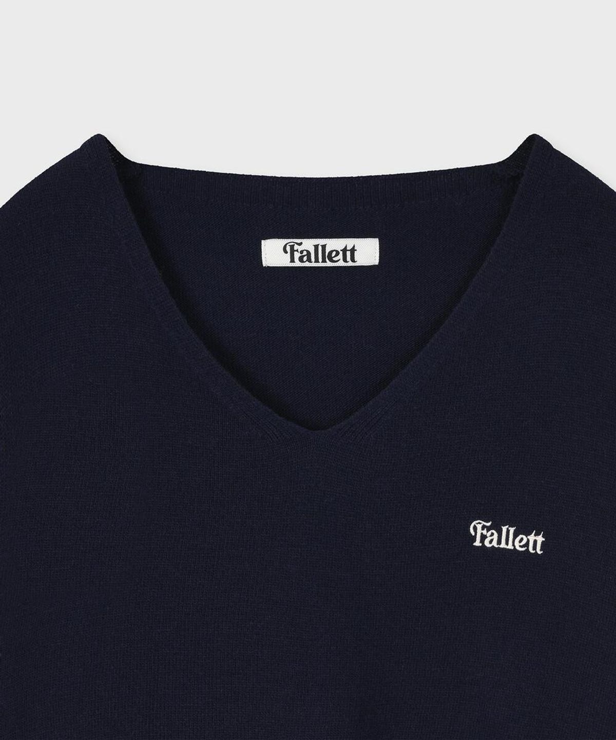 팔렛(FALLETT) 스몰 스토리 로고 브이넥 니트 네이비