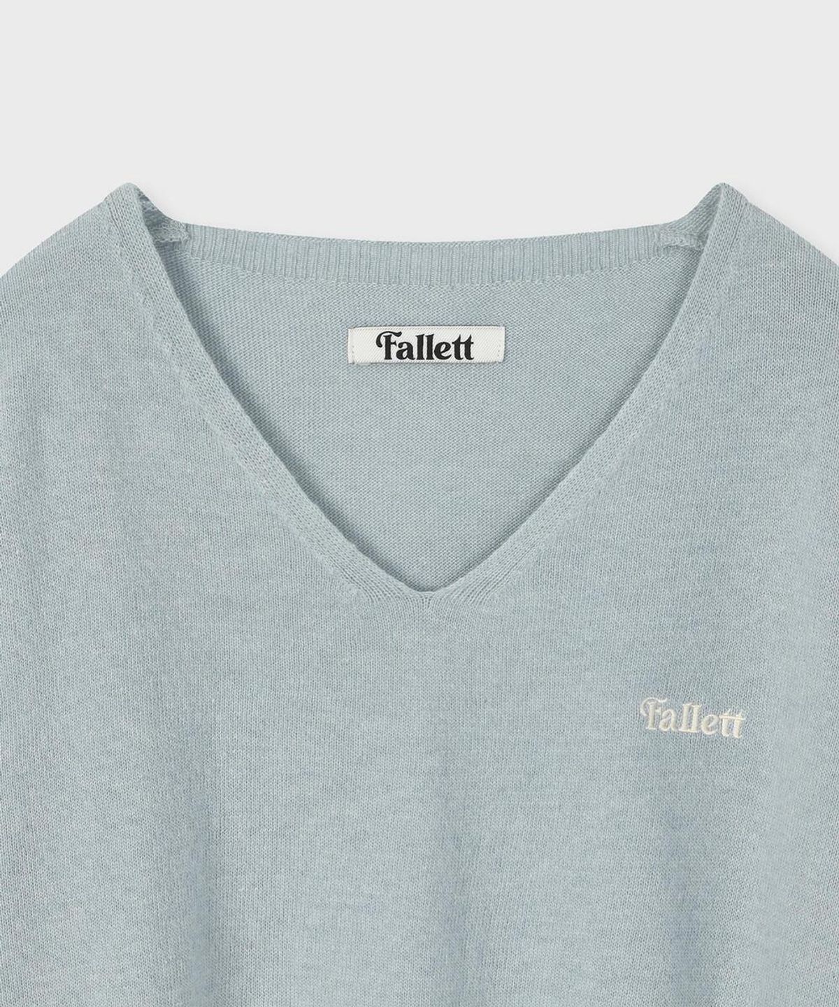 팔렛(FALLETT) 스몰 스토리 로고 브이넥 니트 스카이 블루