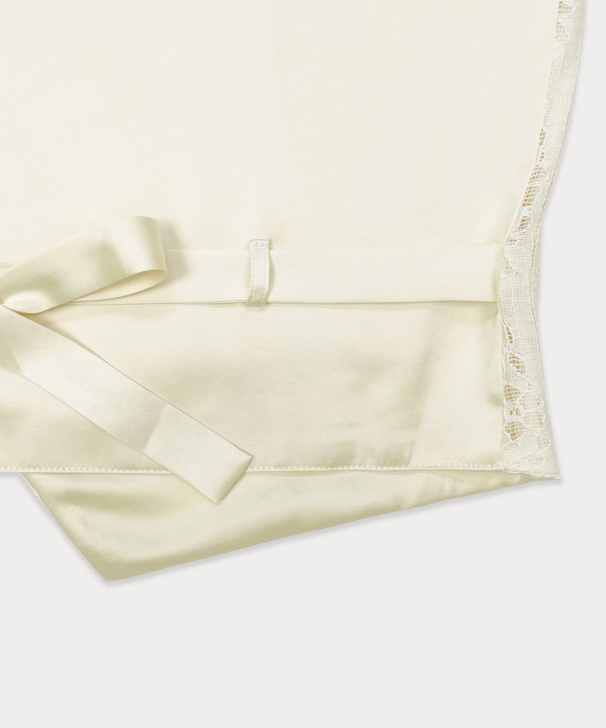 썸웨어버터(SOMEWHEREBUTTER) Vintage Lace Vest - Cream