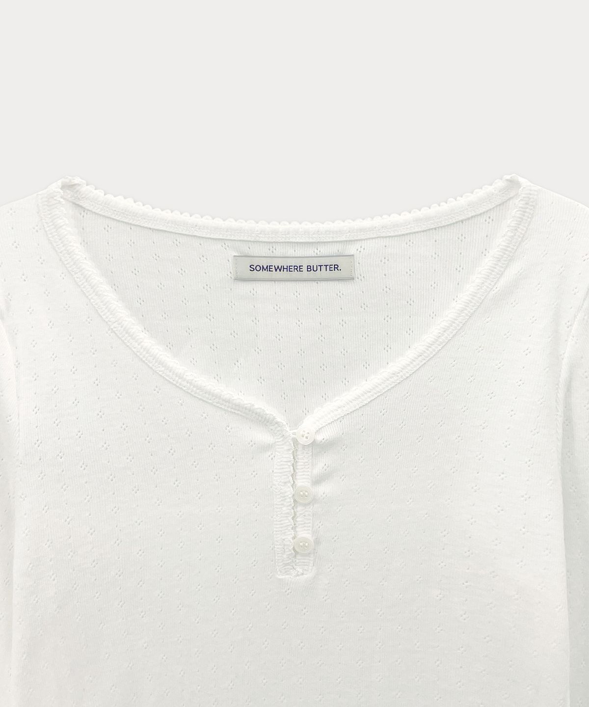 썸웨어버터(SOMEWHEREBUTTER) Lace Button Long Top - Ivory
