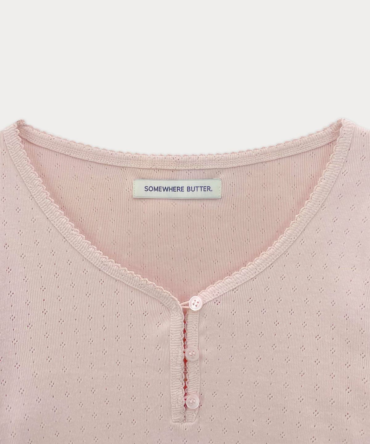 썸웨어버터(SOMEWHEREBUTTER) Lace Button Long Top - Pink