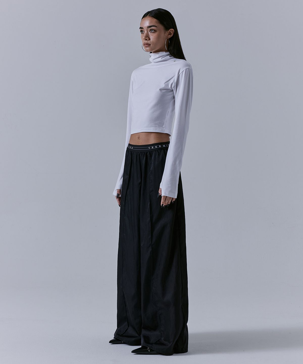 트리밍버드(TREEMINGBIRD) High-neck Finger Hole Long Sleeve [ White ]