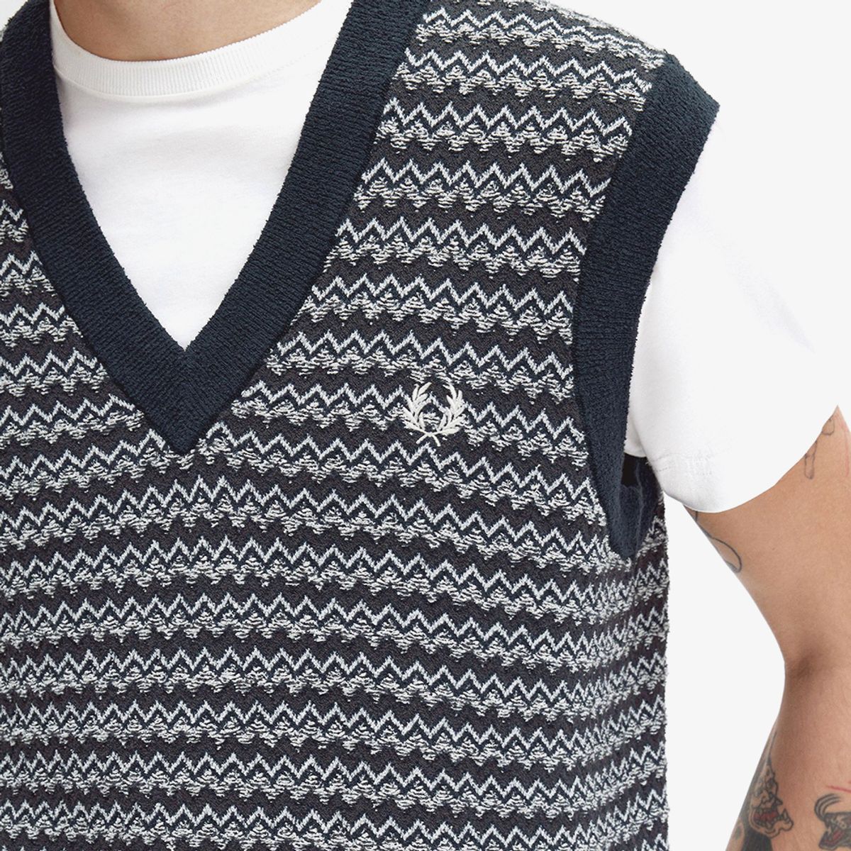 프레드페리(FRED PERRY) [Sharp] 부클 자카드 베스트 (608) AFPM2438551-608