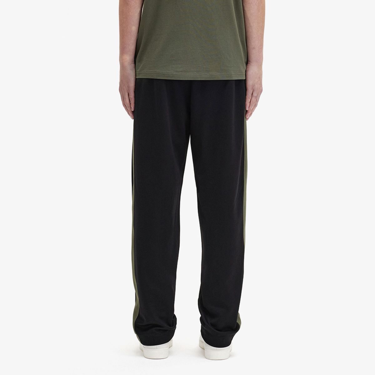 프레드페리(FRED PERRY) [Sport] 테잎 디테일 트랙 팬츠 (102) AFPM2437176-102