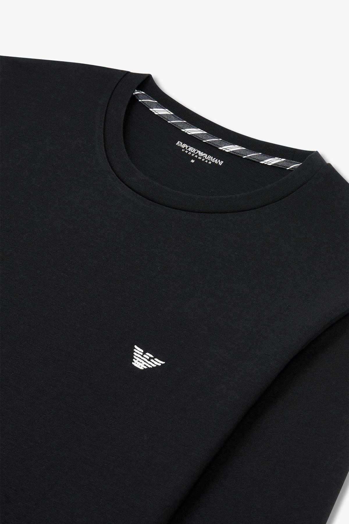 엠포리오 아르마니 언더웨어(EMPORIO ARMANI UNDERWEAR) 남성 미니 이글 자수 라운지 티셔츠_블랙 0814336012