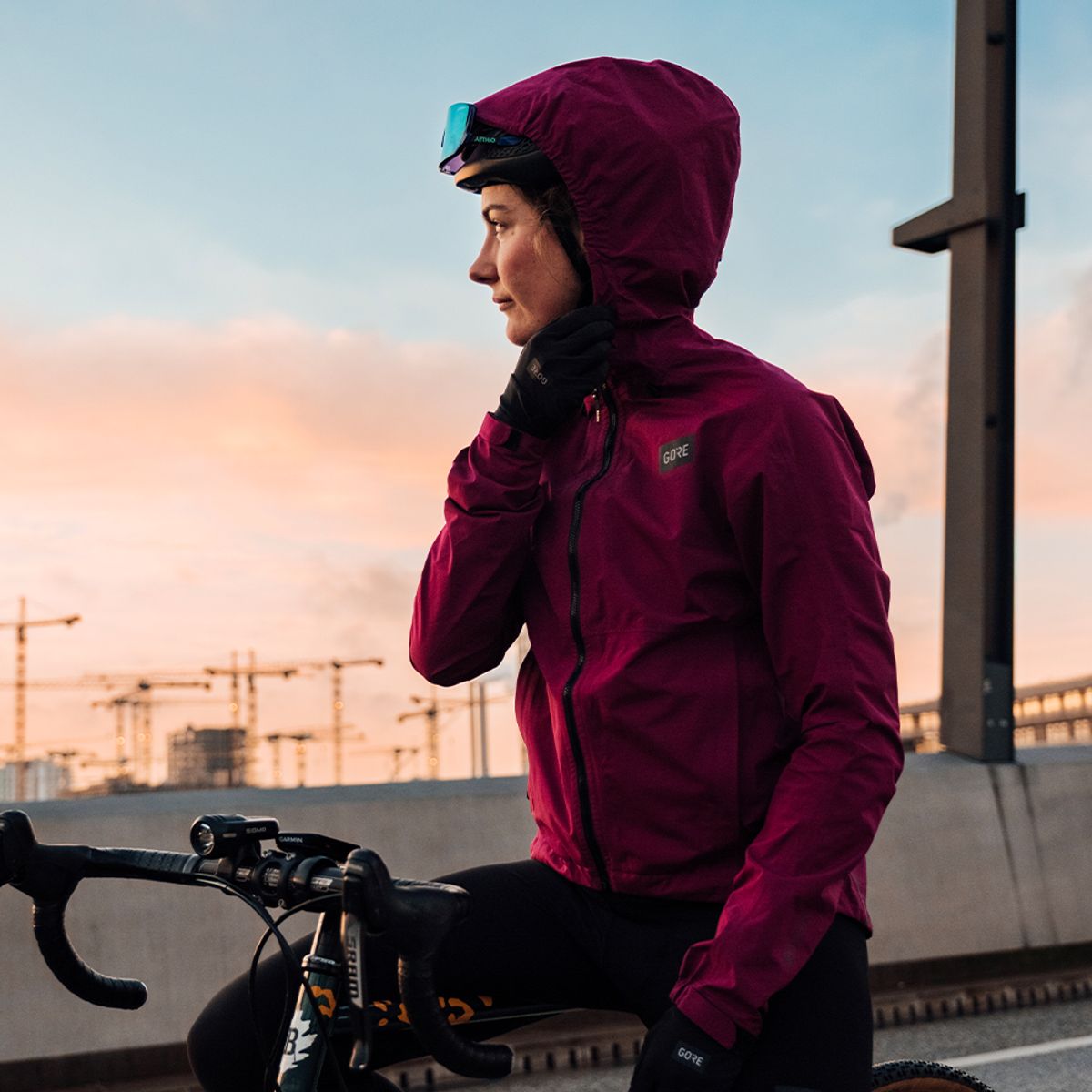 고어웨어(GOREWEAR) Gore-TEX 고어텍스 엔듀어 자켓 우먼 - 블랙 (여성용)