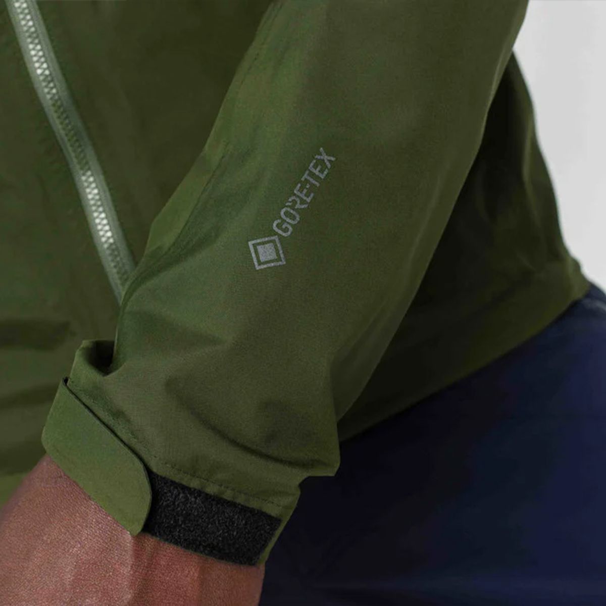 고어웨어(GOREWEAR) Gore-TEX 고어텍스 엔듀어 자켓 - 유틸리티 그린 (남성용)