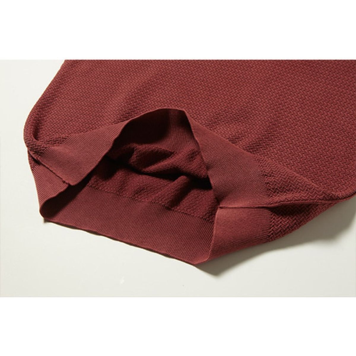 블랙브라운(BLACKBROWN) 라운드 와플 다잉 코튼 니트 [BURGUNDY]