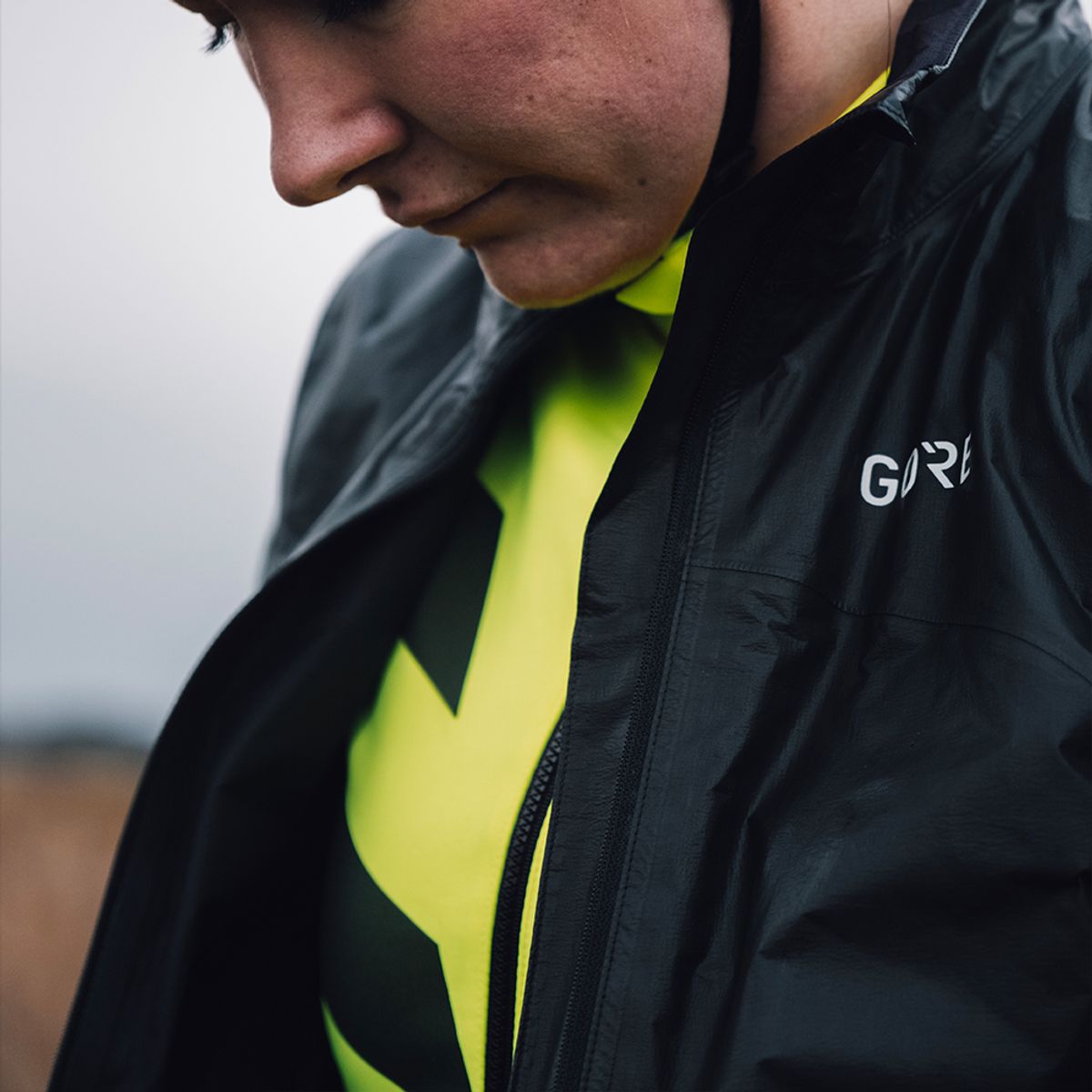 고어웨어(GOREWEAR) Gore-TEX SD 고어텍스 쉐이크드라이 자켓 우먼 - 블랙 (여성용)