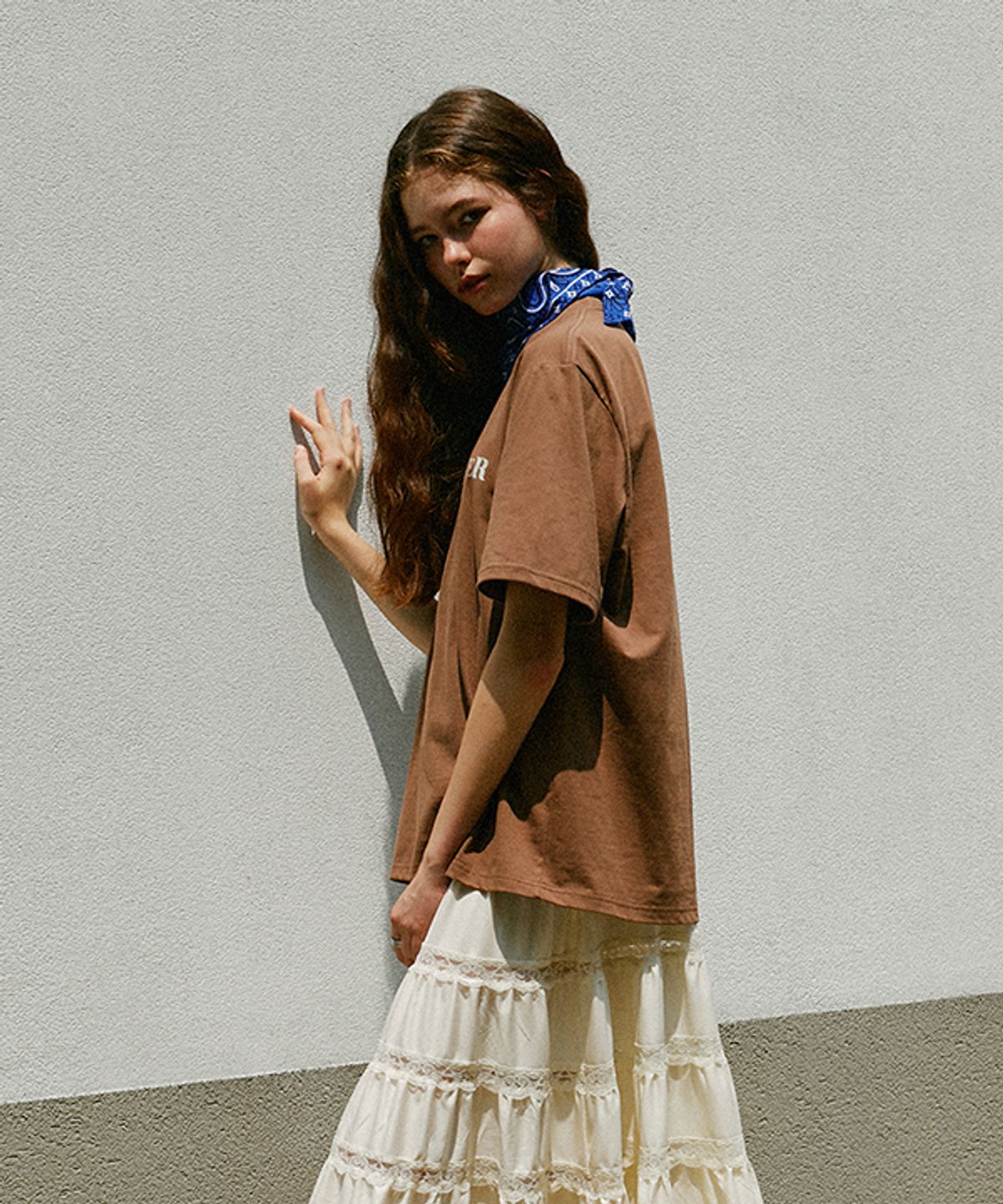 그린버터(GREENBUTTER) Oversized playing card Tee (Brown)