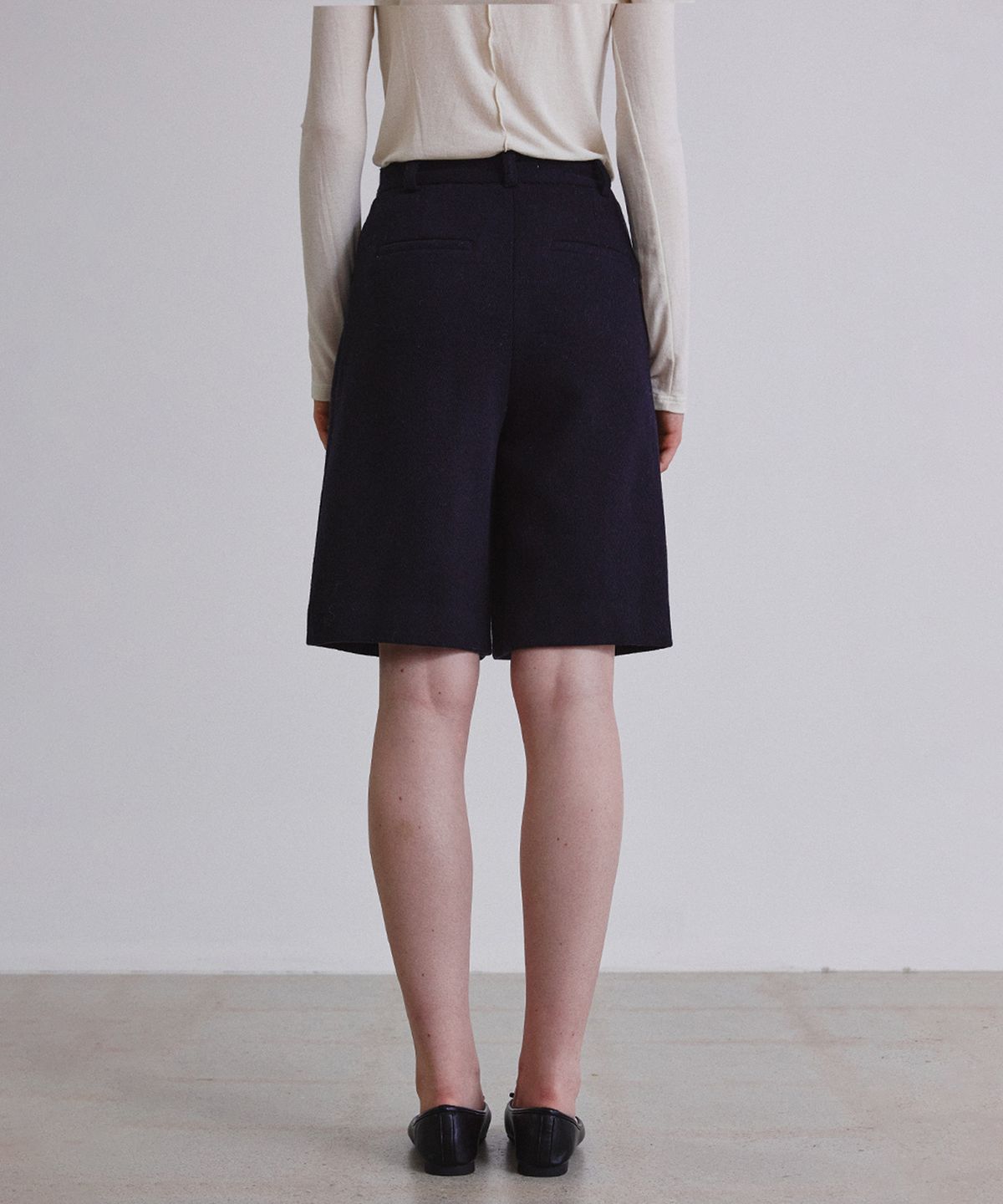 스텝어라운드(STEP AROUND) Wool twill bermuda pants_NAVY