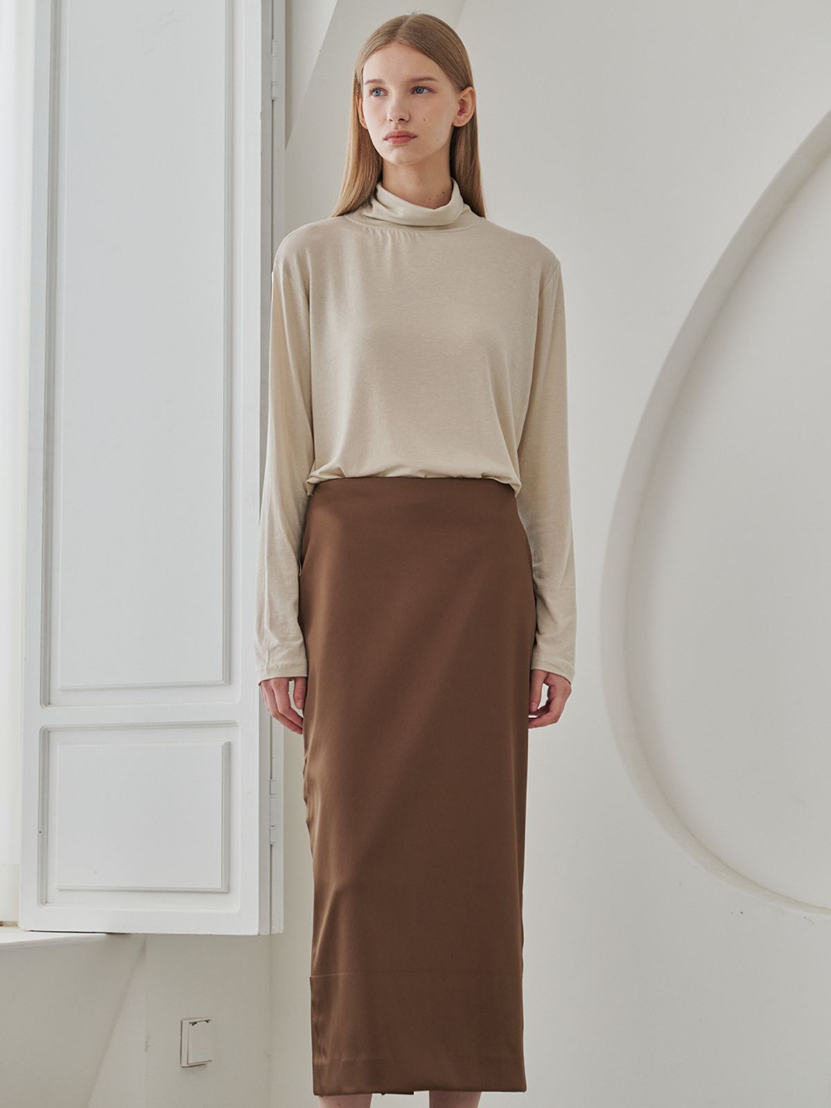 누브(NOUVE) Satin Cut Out Skirt - Brown