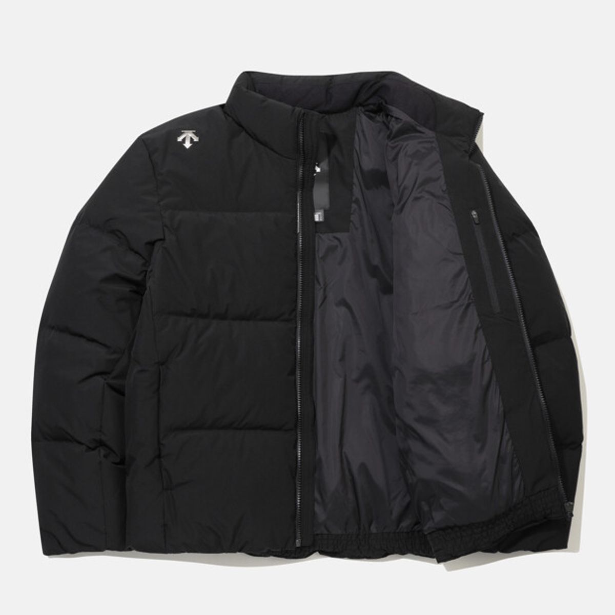데상트(DESCENTE) 에센셜 숏 푸퍼 컴포트핏 다운 자켓 블랙 SR423UDJO1