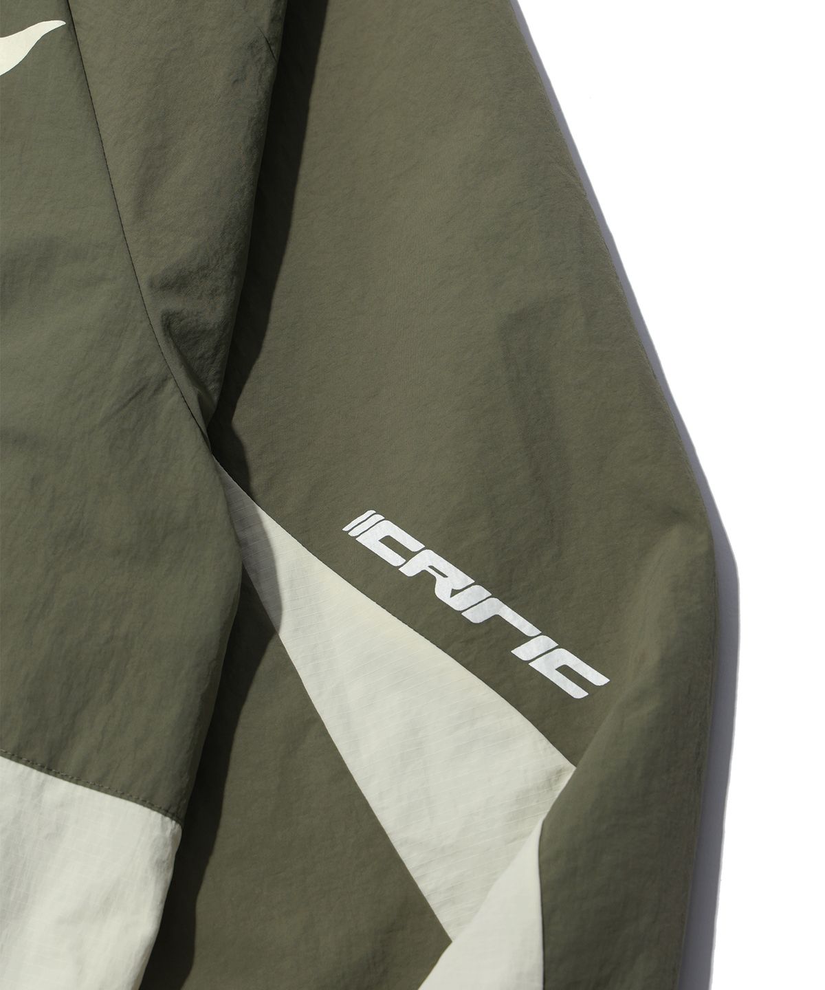 크리틱(CRITIC) TCR RACING LOGO SET UP JACKET KHAKI