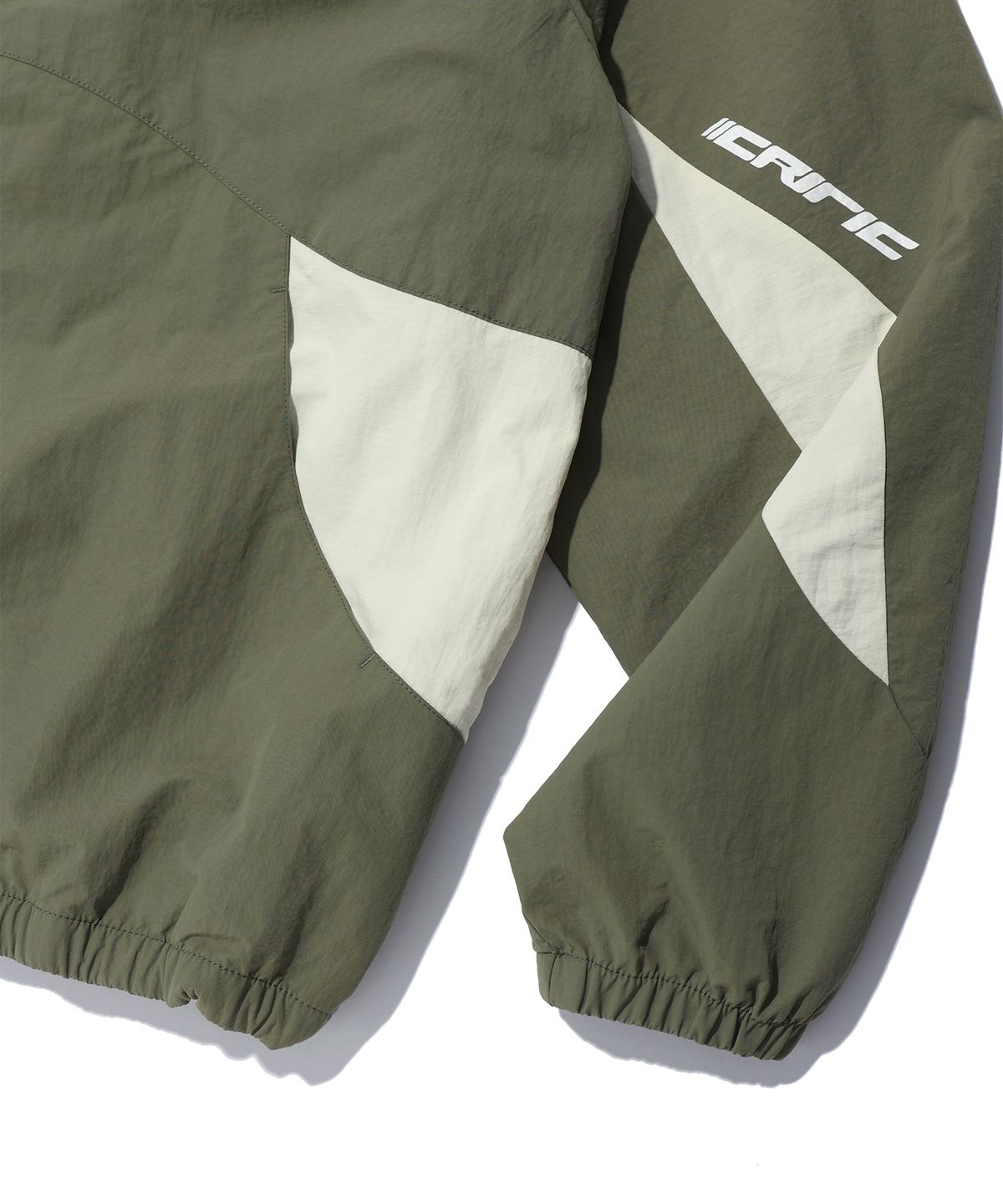 크리틱(CRITIC) TCR RACING LOGO SET UP JACKET KHAKI