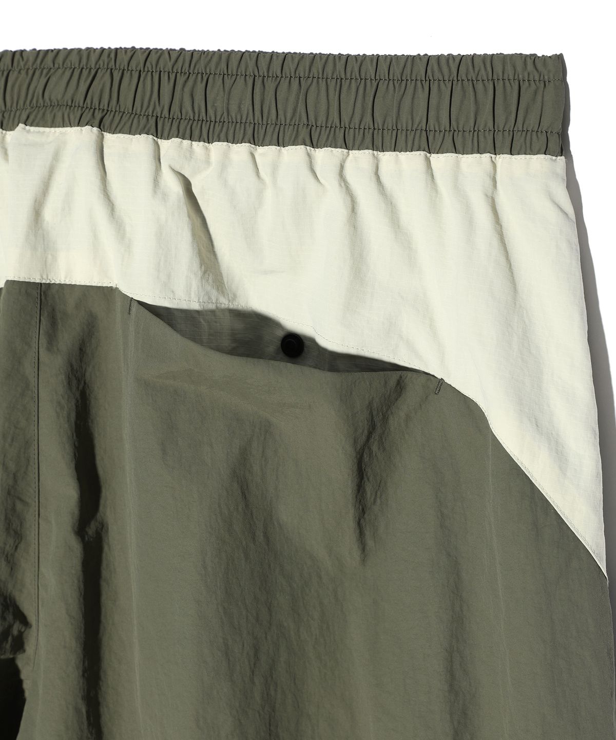 크리틱(CRITIC) TCR RACING LOGO SET UP PANTS KHAKI
