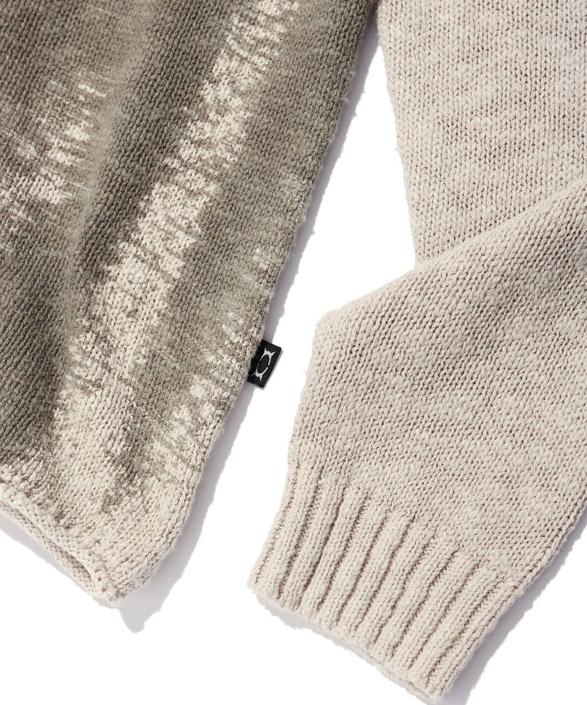 크리틱(CRITIC) VINTAGE WORMHOLE LONG SLEEVE KNIT IVORY