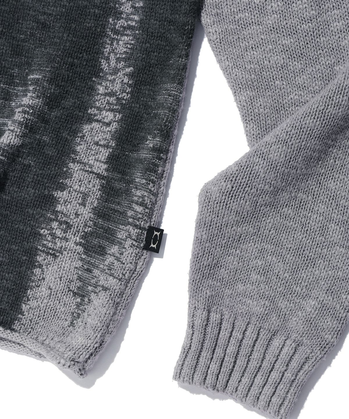 크리틱(CRITIC) VINTAGE WORMHOLE LONG SLEEVE KNIT GREY