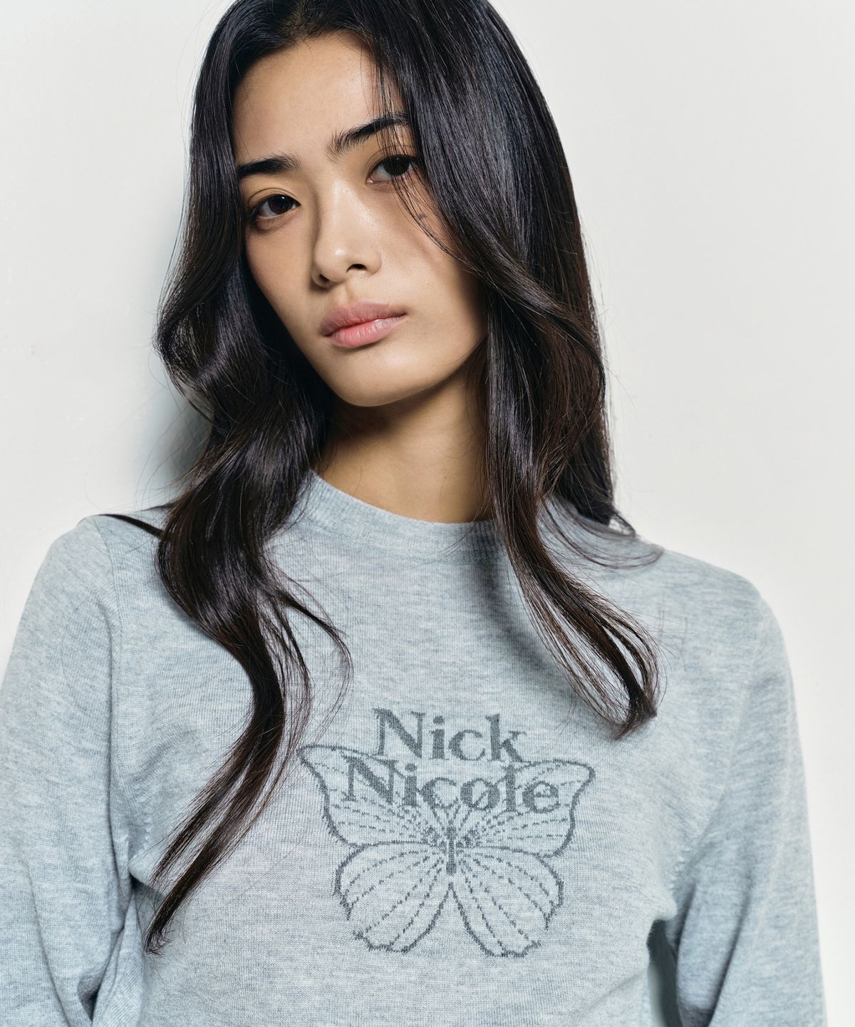 닉앤니콜(NICK&NICOLE) MINI BUTTERFLY SIGNATURE SLEEVE KNIT_GRAY