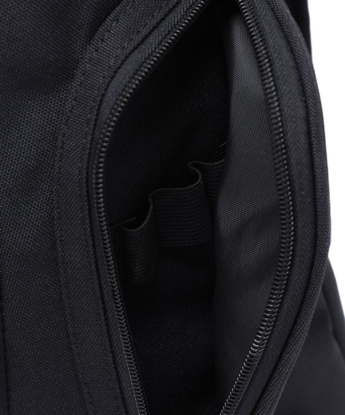 나이스고스트클럽(NICEGHOSTCLUB) NGC SPORTY SLING BAG_BLACK(NG2EFUAB43A)