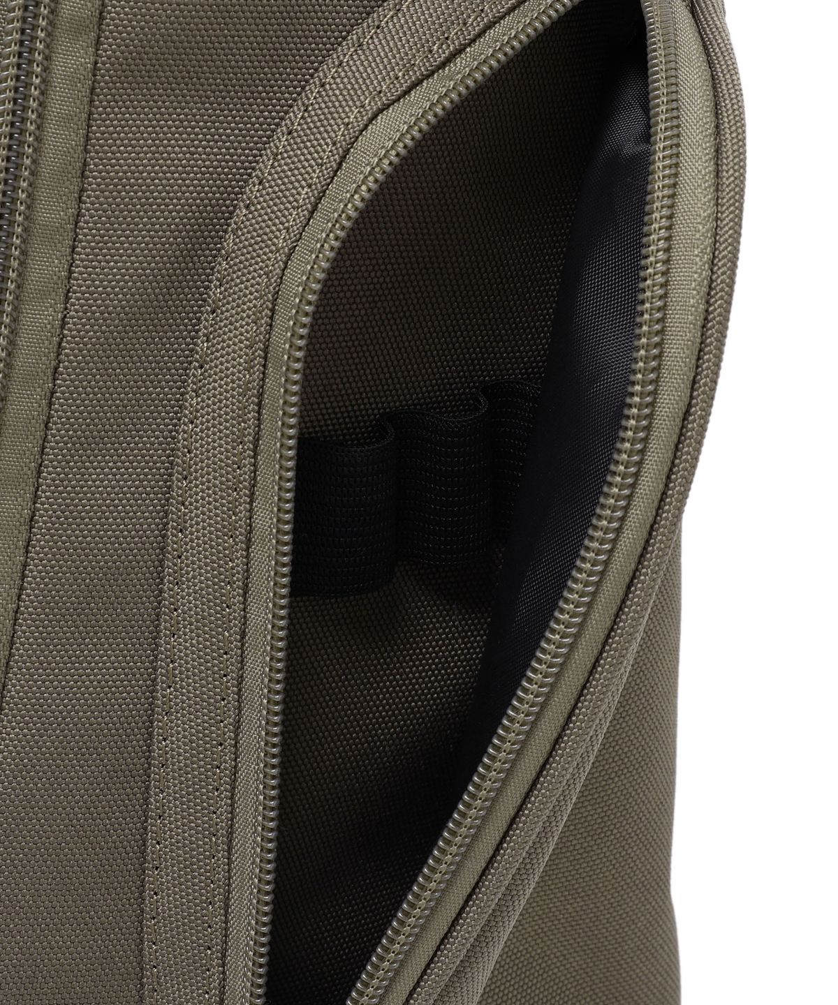 나이스고스트클럽(NICEGHOSTCLUB) NGC SPORTY SLING BAG_KHAKI(NG2EFUAB43A)