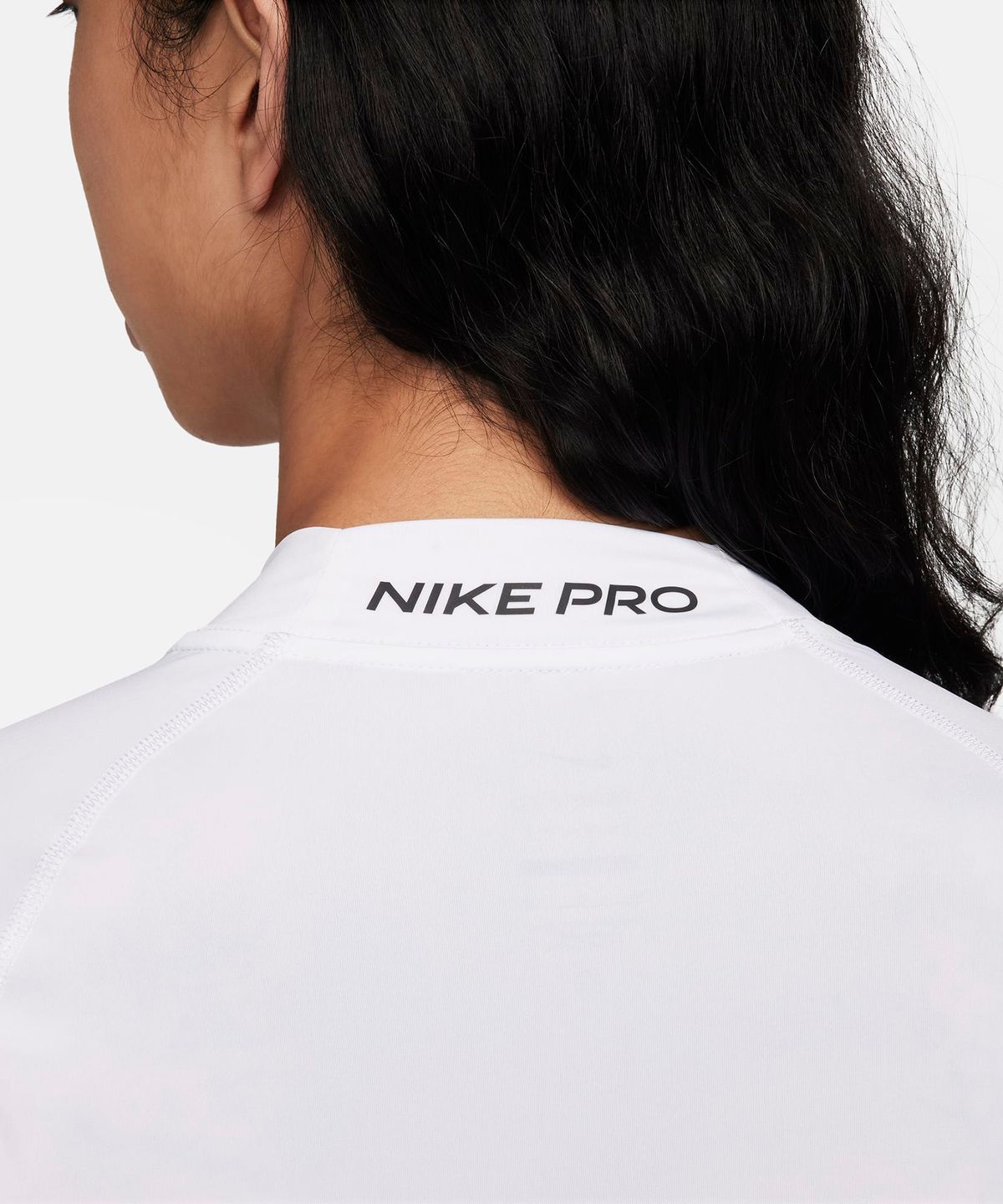 나이키(NIKE) 프로 드라이 핏 피트니스 모크넥 긴소매 탑 M - 화이트 / FB7909-100