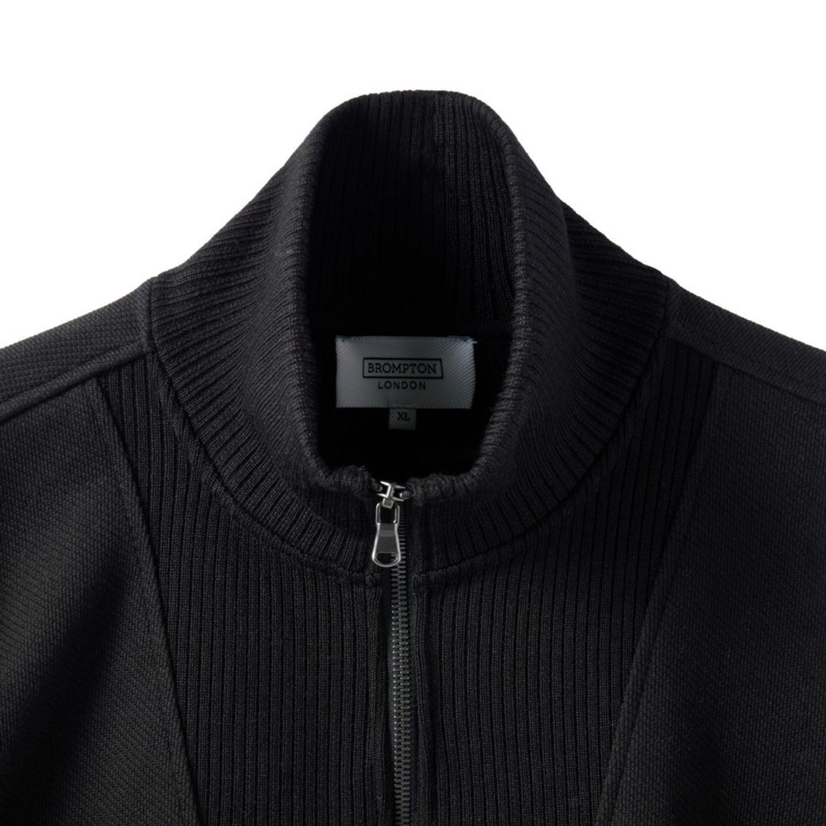 브롬톤 런던(BROMPTON LONDON) DIAGONAL JACQUARD HALF ZIP SWEAT T-SHIRT - BLACK (P244USW433)