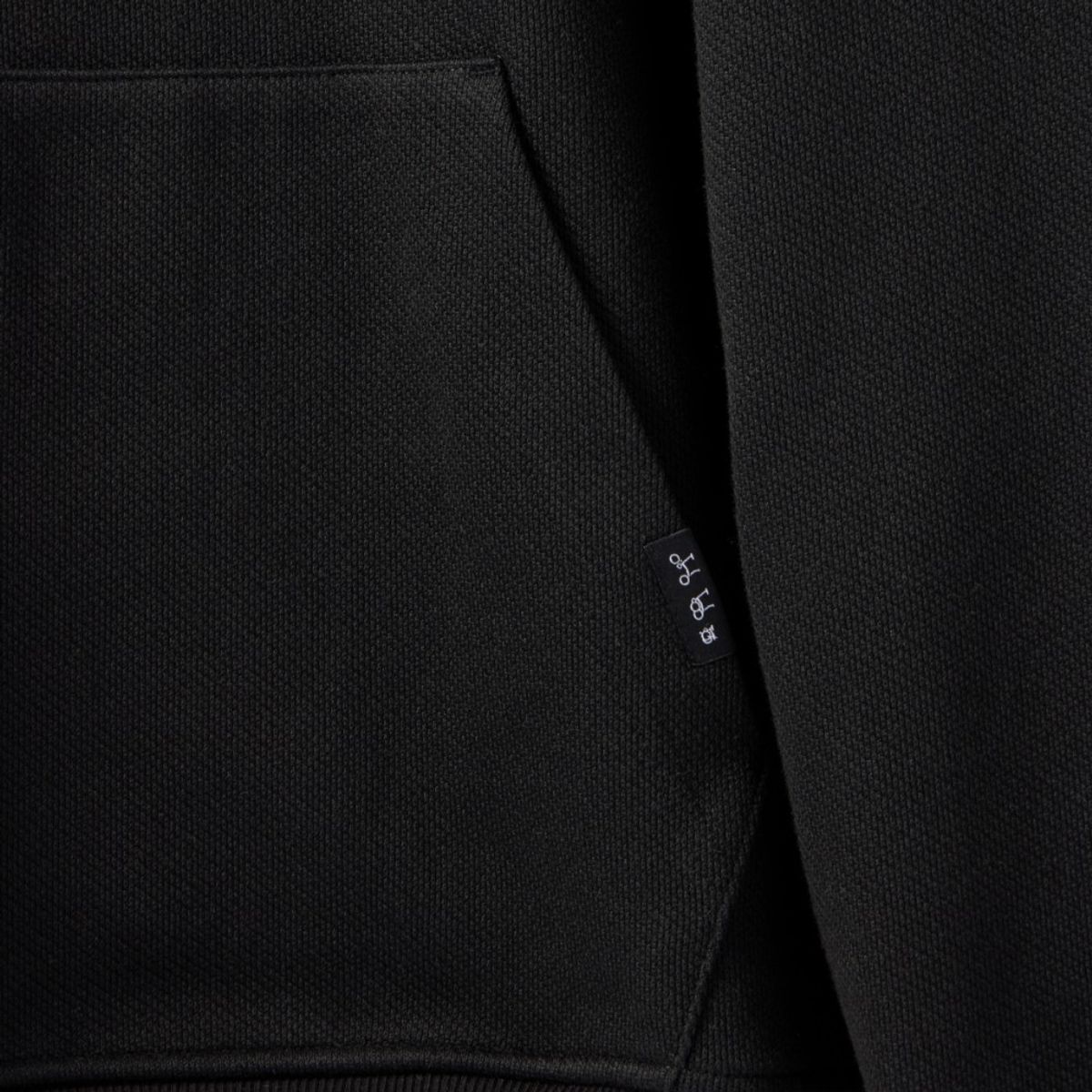 브롬톤 런던(BROMPTON LONDON) DIAGONAL JACQUARD HALF ZIP SWEAT T-SHIRT - BLACK (P244USW433)