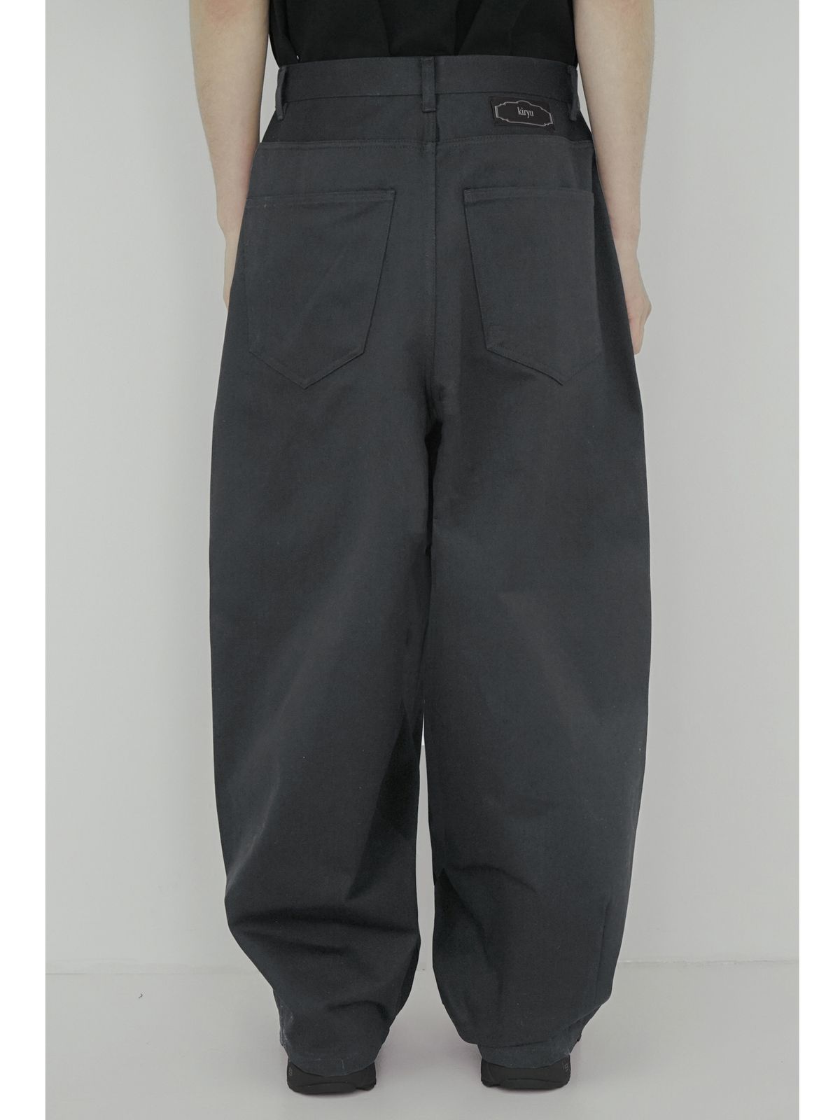 키류(KIRYU) WIDE PANTS (CHACOAL)