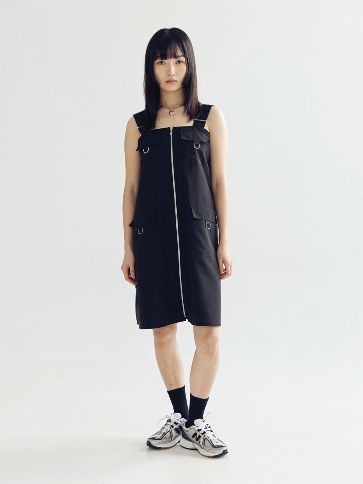 봄날 부티크(BOMNAL BOUTIQUE) 서스펜더 미디 원피스 _ 블랙