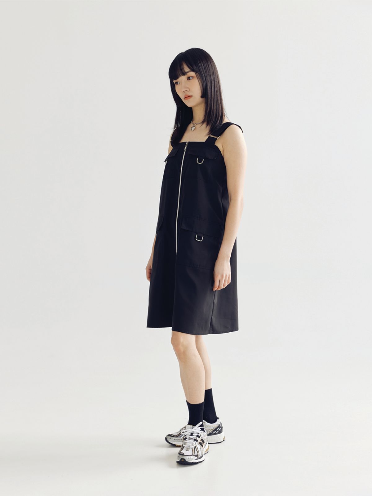 봄날 부티크(BOMNAL BOUTIQUE) 서스펜더 미디 원피스 _ 블랙