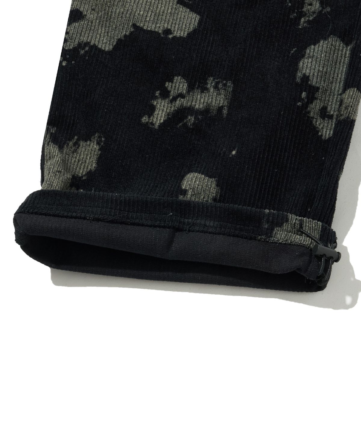 브라운브레스(BROWNBREATH) TAG CORDUROY PATTERN PANTS - BLACK