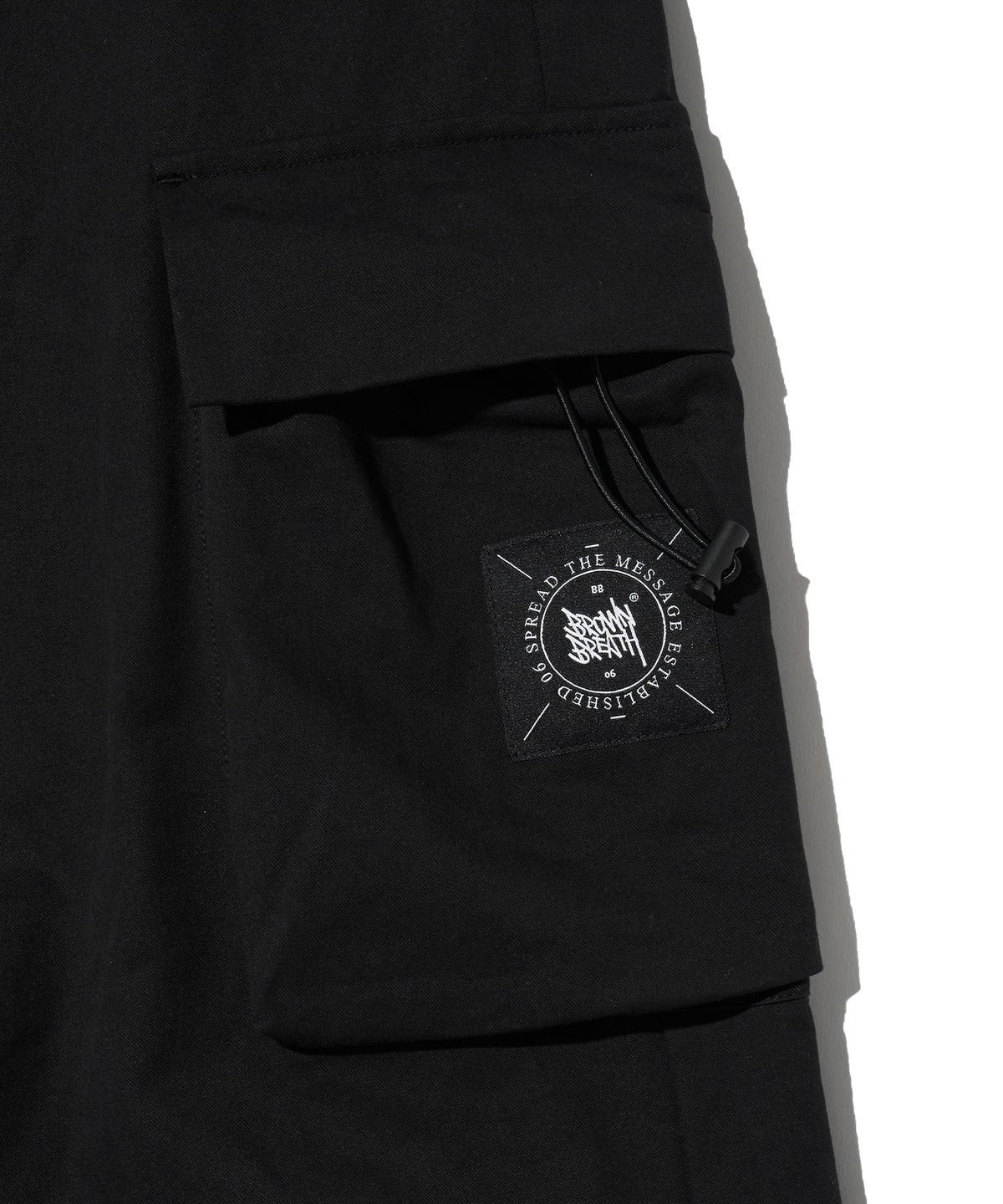 브라운브레스(BROWNBREATH) STAMP TAG CARGO PANTS - BLACK