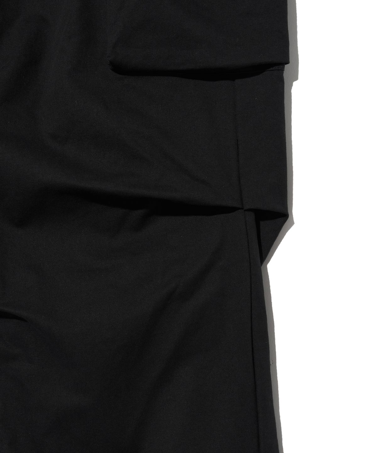 브라운브레스(BROWNBREATH) STAMP TAG CARGO PANTS - BLACK