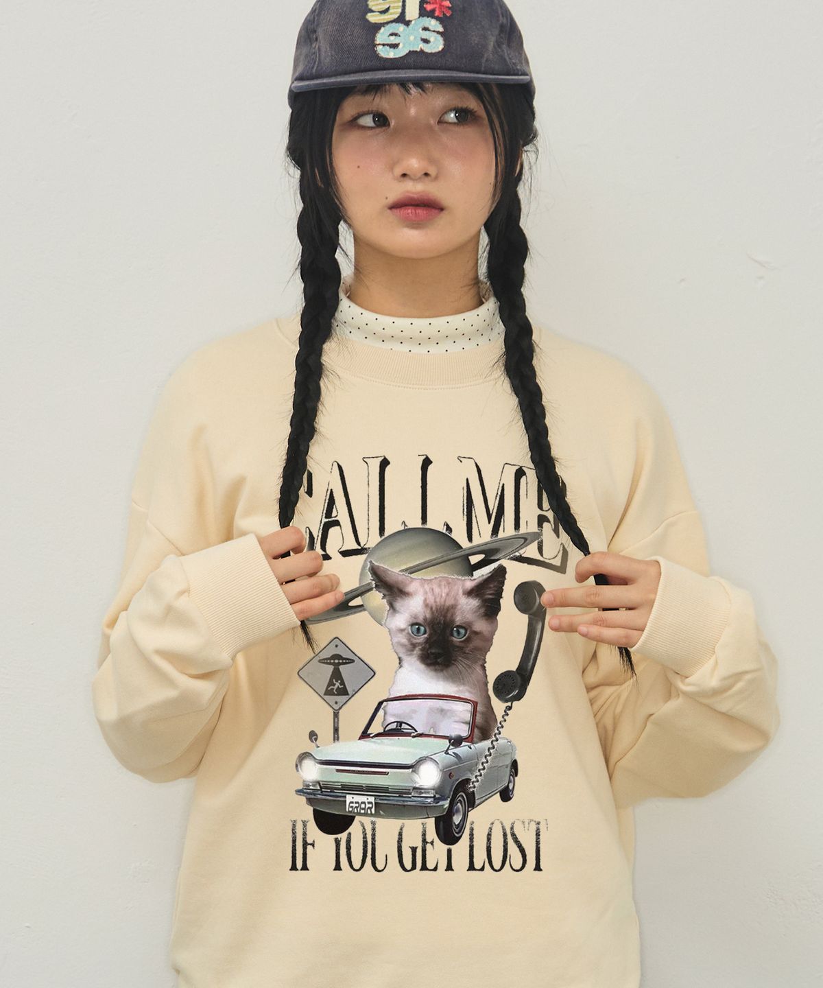 그레이버(GRAVER) [UNISEX]CALL-ME 맨투맨_크림