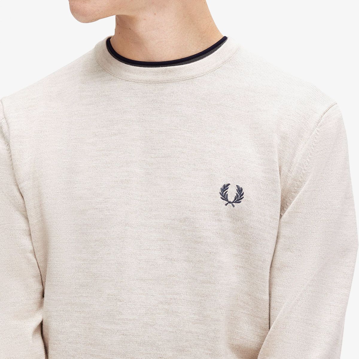 프레드페리(FRED PERRY) [Baseline] 클래식 크루넥 메리노울 니트 (X23) AFPM2439601-X23
