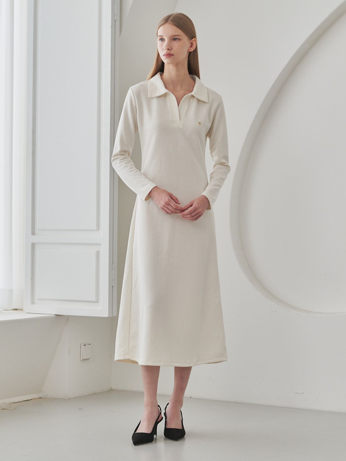 누브(NOUVE) Slim Fit Collar Dress - Ivory