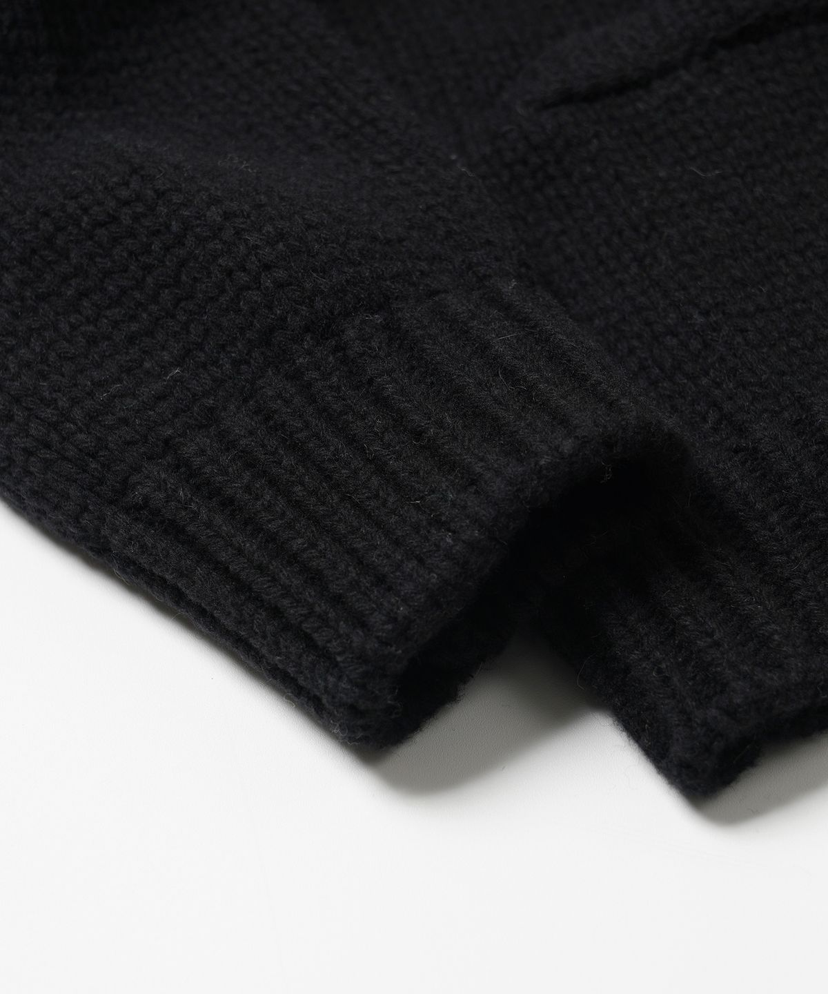 프리즘웍스(FRIZMWORKS) HEAVY COWICHAN ZIP UP CARDIGAN _ BLACK